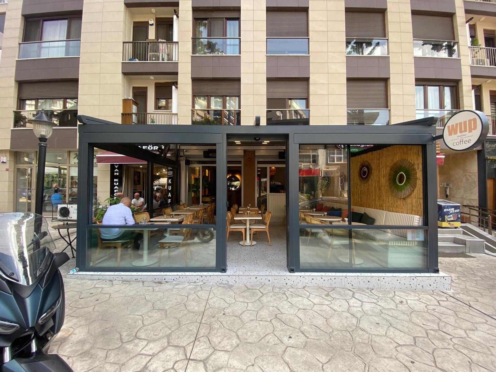Kafe cephesi